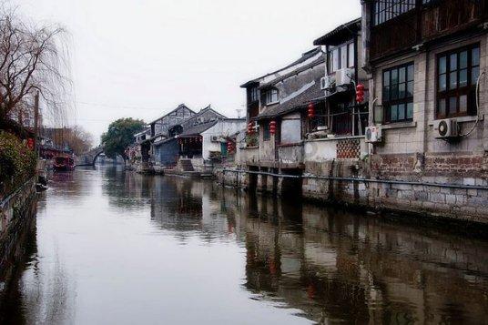 逃离隐秘的洞穴